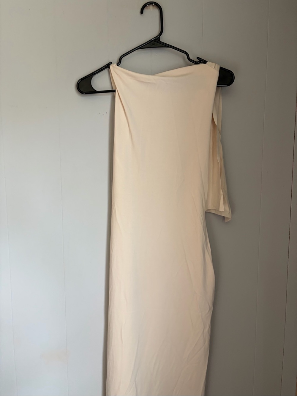 Commense Elegant Cream One-Shoulder Satin Evening Dress - Picture 2 of 6